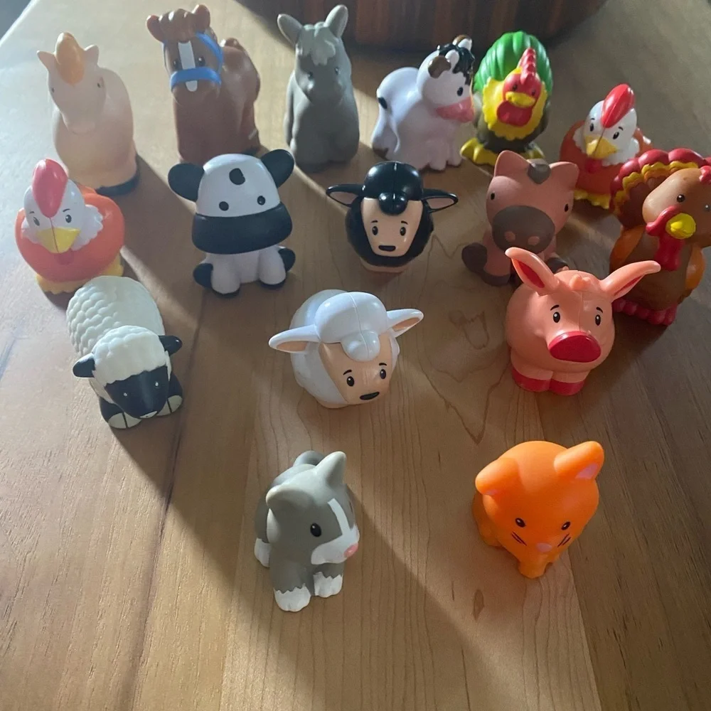 Fisher-Price Little People 14 Piece Set 2 Peekaboo Farm Animals Kids Play Set